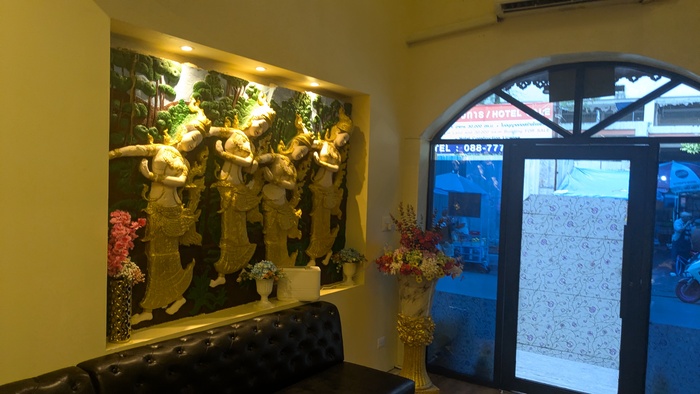 SENAヌルジェルの店内